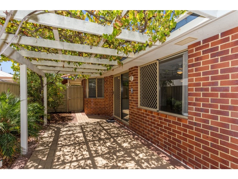 137 Parkway Road, Bibra Lake WA 6163