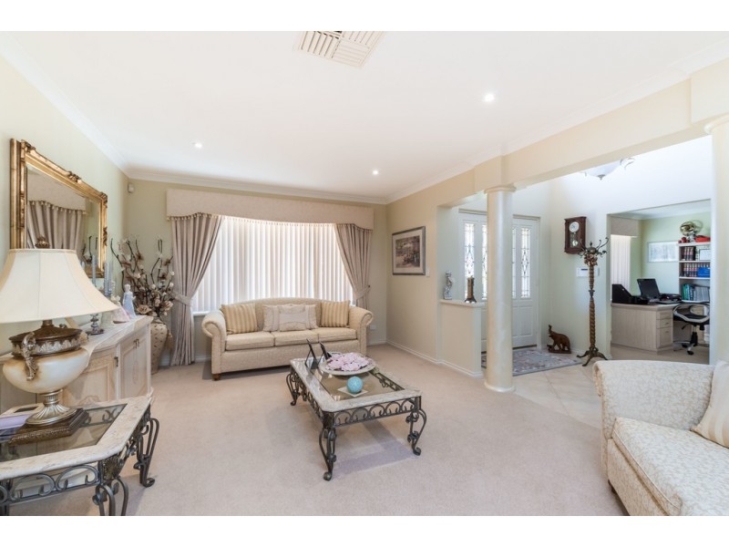 37 Lomandra Drive, Canning Vale WA 6155