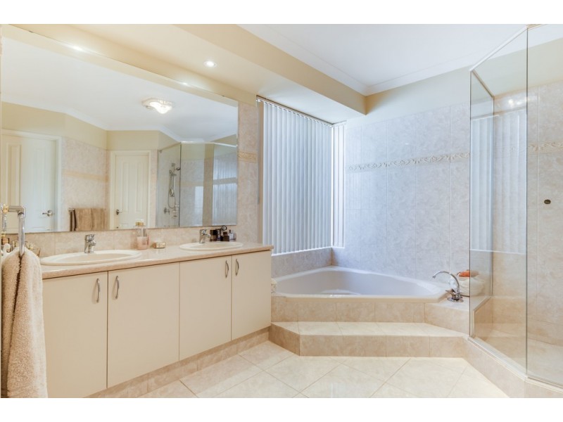 37 Lomandra Drive, Canning Vale WA 6155