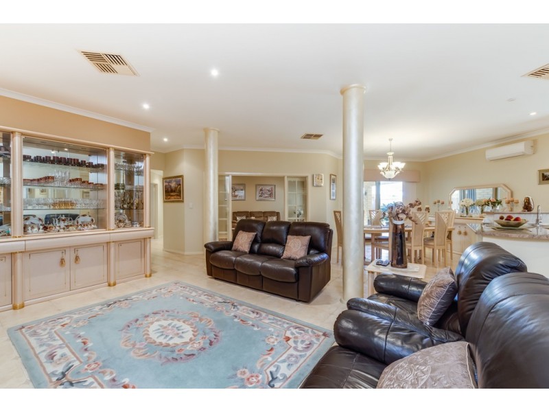 37 Lomandra Drive, Canning Vale WA 6155