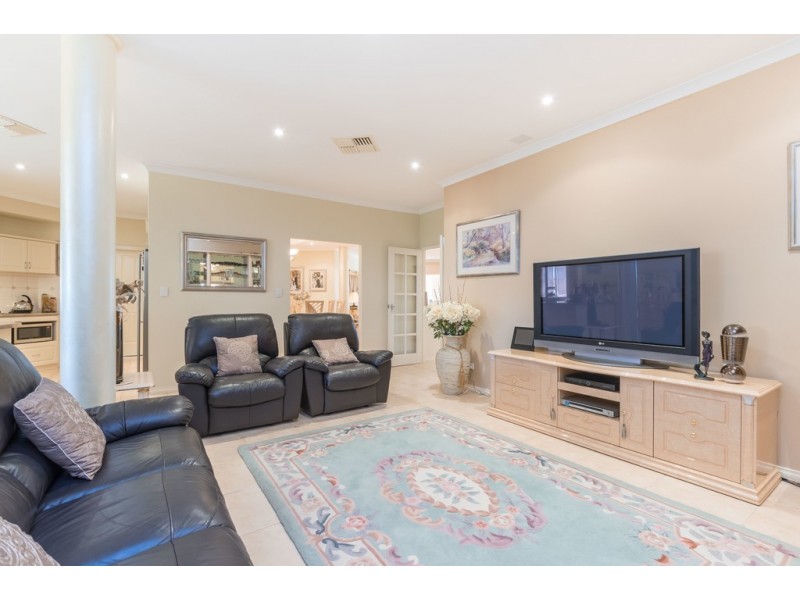 37 Lomandra Drive, Canning Vale WA 6155