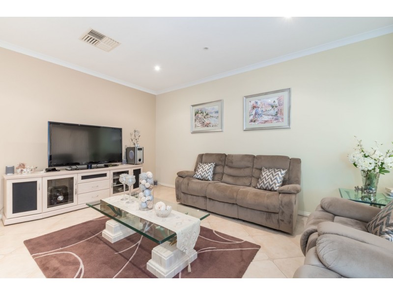 37 Lomandra Drive, Canning Vale WA 6155