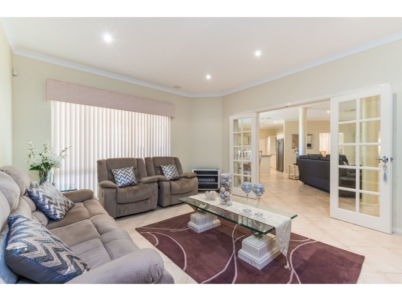 37 Lomandra Drive, Canning Vale WA 6155