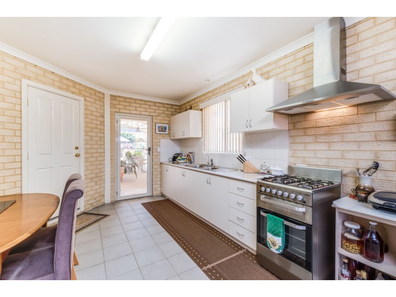 37 Lomandra Drive, Canning Vale WA 6155