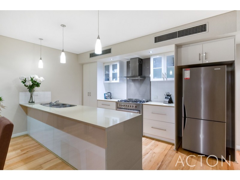 2/52 Rollinson Road, North Coogee WA 6163