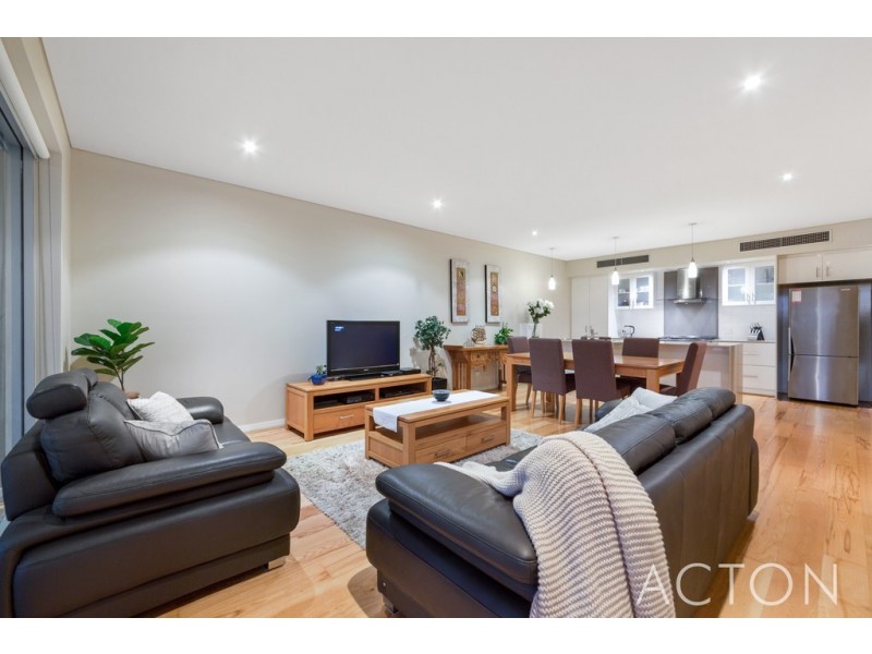 2/52 Rollinson Road, North Coogee WA 6163