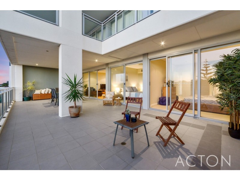 2/52 Rollinson Road, North Coogee WA 6163