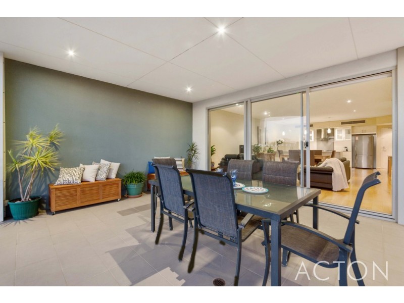 2/52 Rollinson Road, North Coogee WA 6163