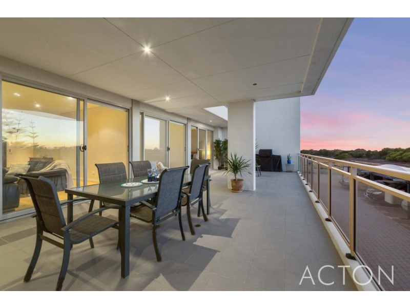 2/52 Rollinson Road, North Coogee WA 6163