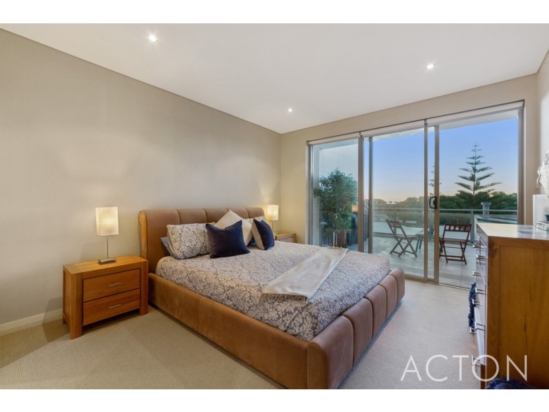 2/52 Rollinson Road, North Coogee WA 6163