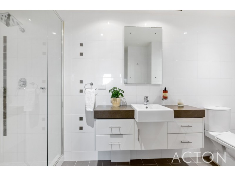 2/52 Rollinson Road, North Coogee WA 6163