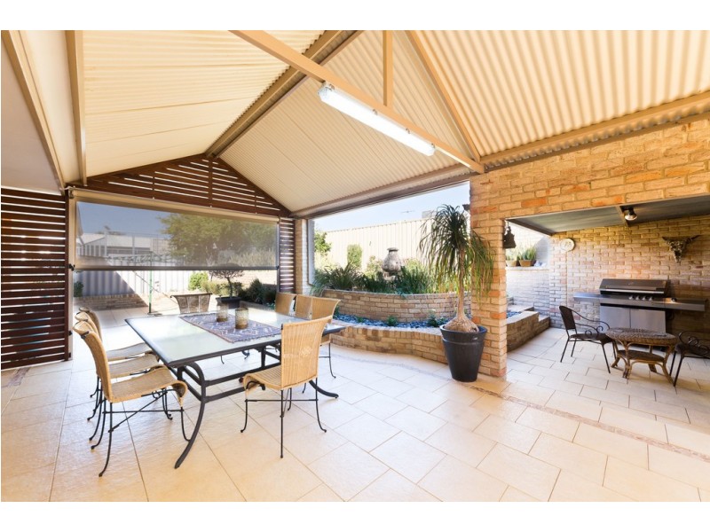 16 Motril Avenue, Coogee WA 6166