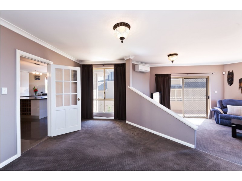 16 Motril Avenue, Coogee WA 6166
