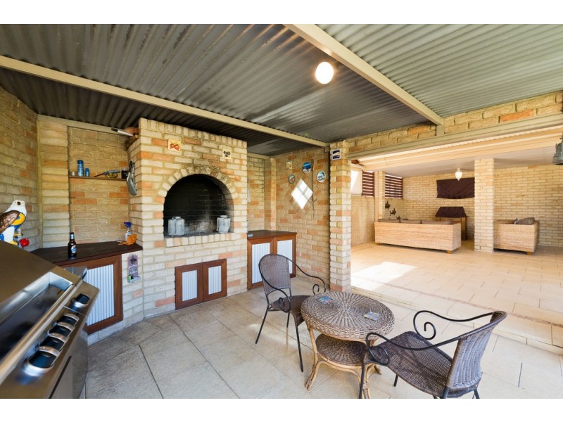 16 Motril Avenue, Coogee WA 6166