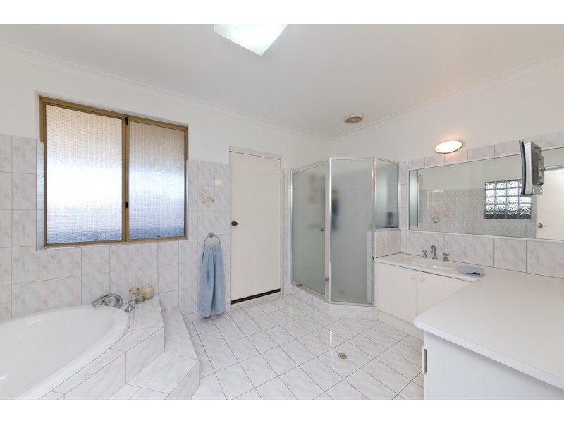 16 Motril Avenue, Coogee WA 6166
