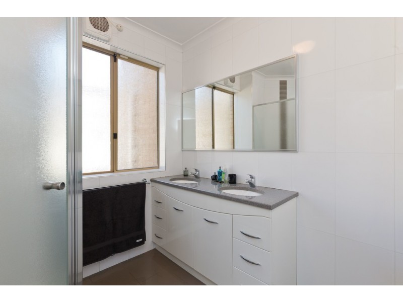 16 Motril Avenue, Coogee WA 6166