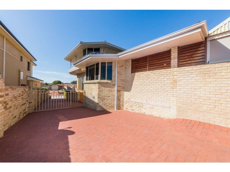 16 Motril Avenue, Coogee WA 6166
