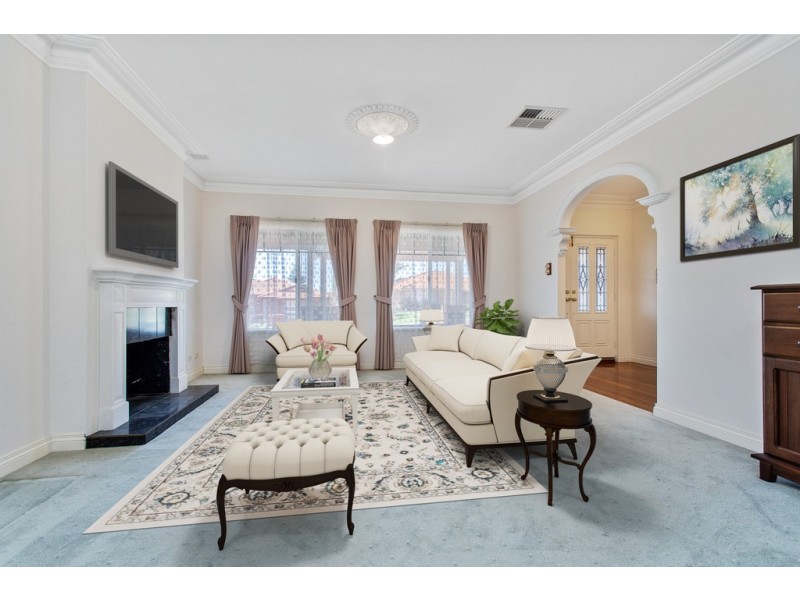 13 Lupin Way, Coogee WA 6166