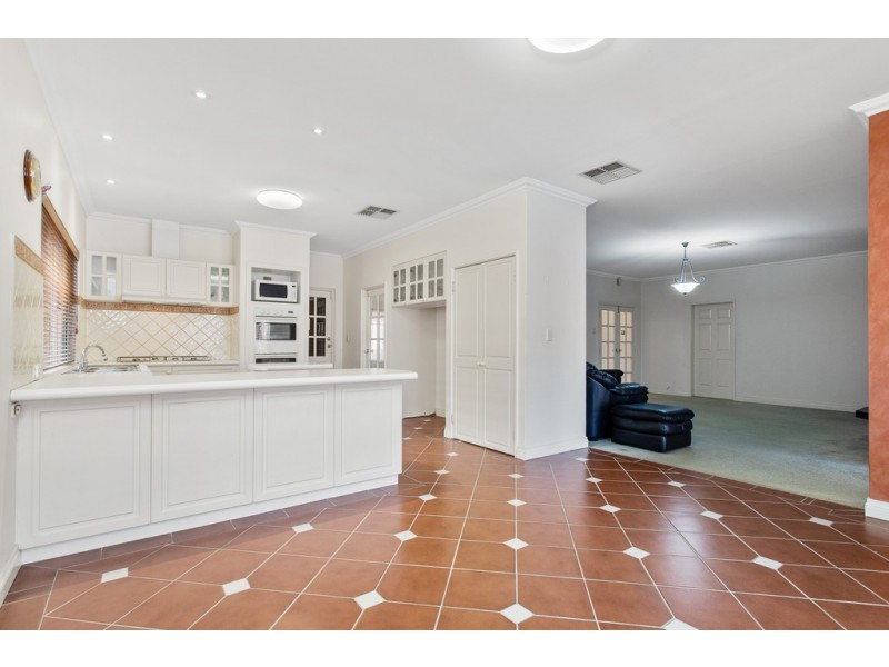 13 Lupin Way, Coogee WA 6166