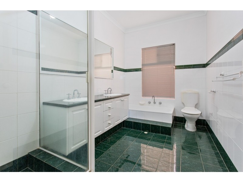 13 Lupin Way, Coogee WA 6166