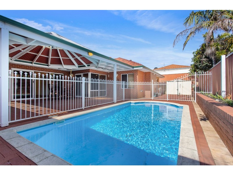 13 Lupin Way, Coogee WA 6166