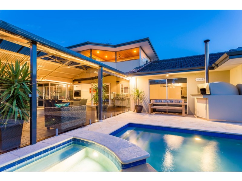 14 Toulon Grove, Coogee WA 6166