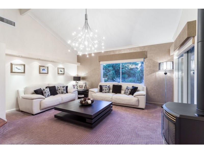 14 Toulon Grove, Coogee WA 6166