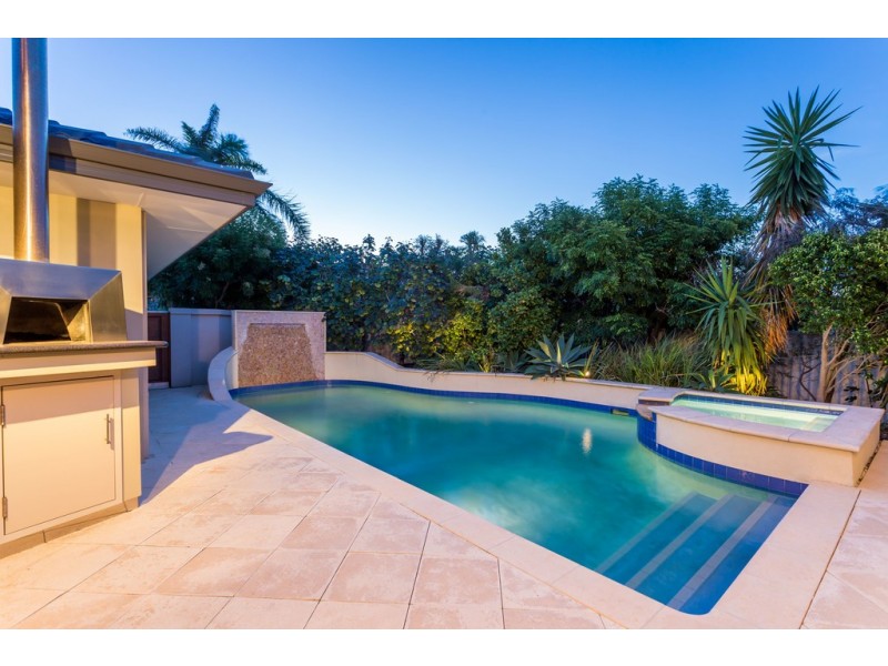 14 Toulon Grove, Coogee WA 6166