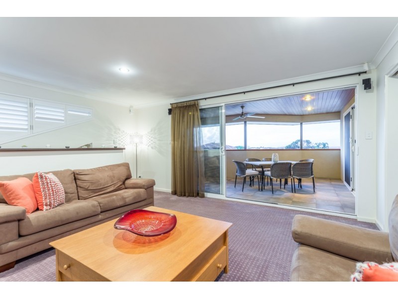 14 Toulon Grove, Coogee WA 6166