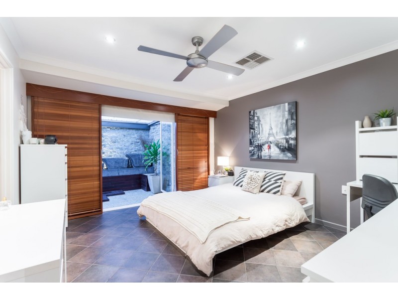 14 Toulon Grove, Coogee WA 6166