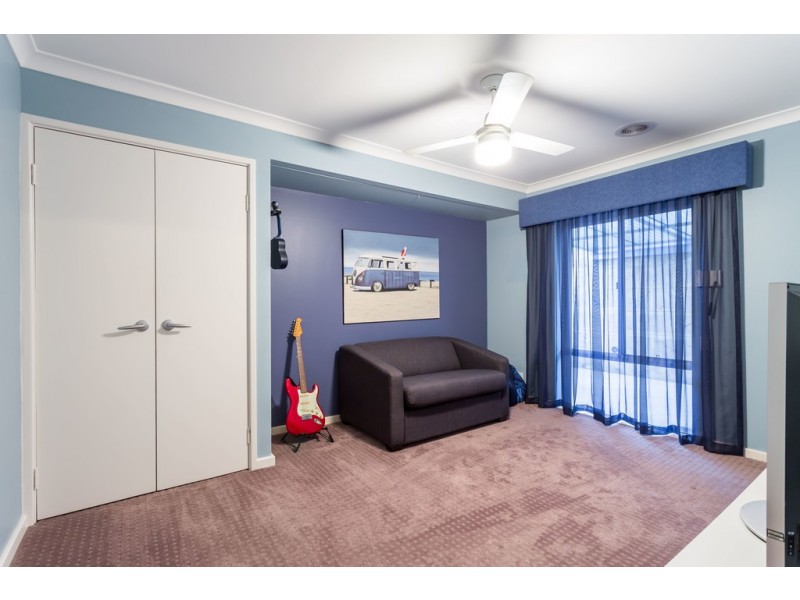 14 Toulon Grove, Coogee WA 6166