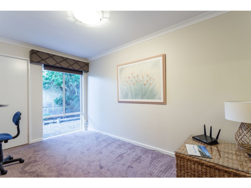 14 Toulon Grove, Coogee WA 6166