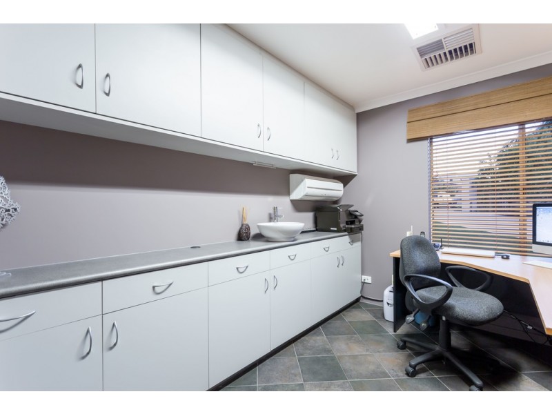 14 Toulon Grove, Coogee WA 6166