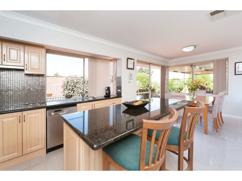 4 Palma Place, Coogee WA 6166