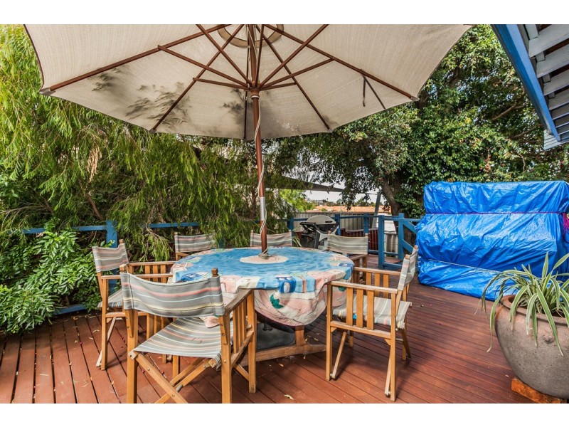 6 Hood Street, Hamilton Hill WA 6163