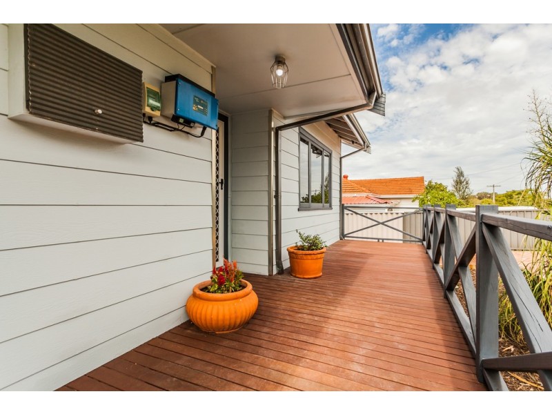 6 Hood Street, Hamilton Hill WA 6163