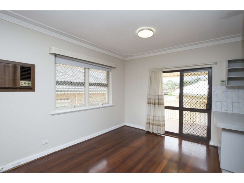 168 Carrington Street, Hilton WA 6163