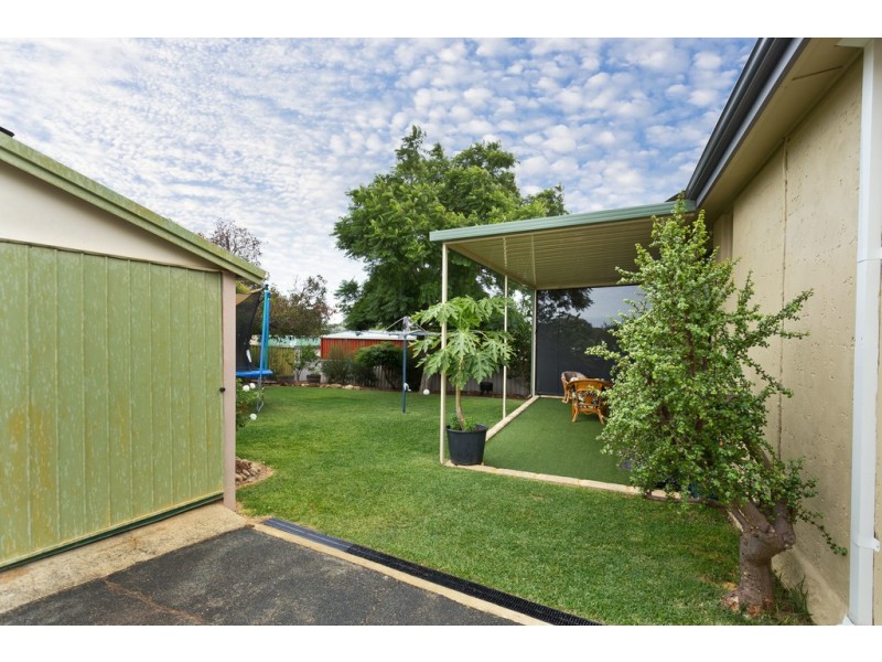 32 Sawle Road, Hamilton Hill WA 6163