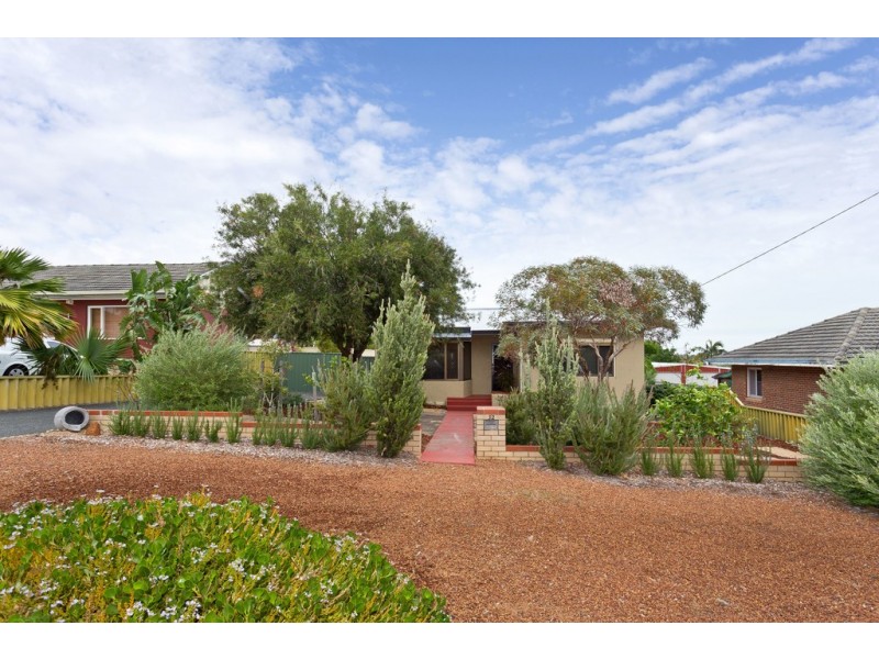 32 Sawle Road, Hamilton Hill WA 6163