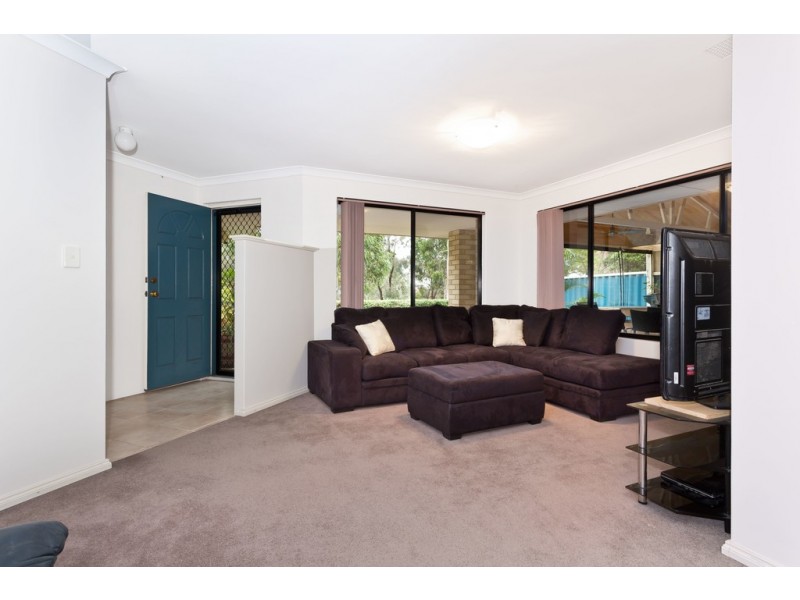 33 Steiner Avenue, Success WA 6164