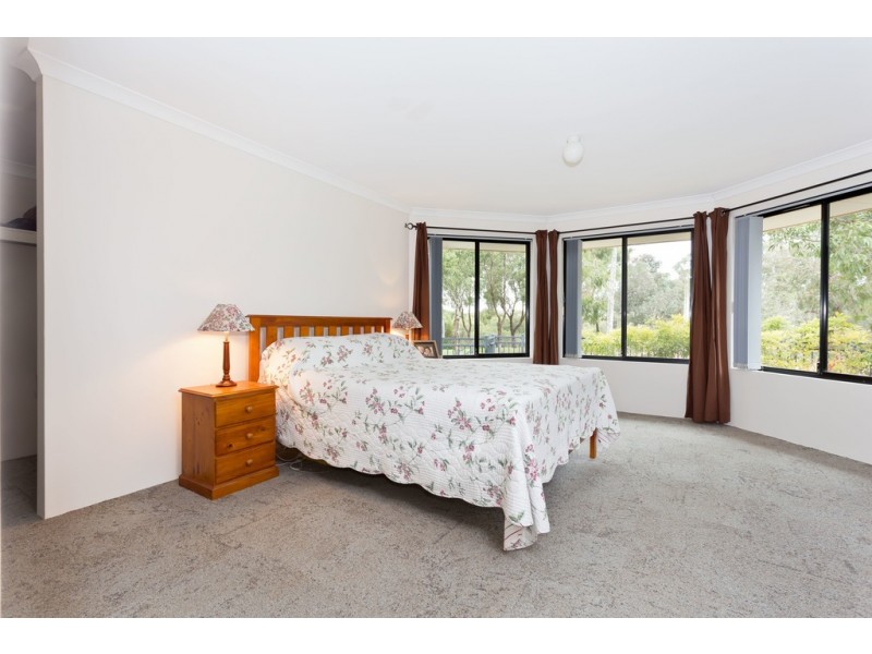 33 Steiner Avenue, Success WA 6164