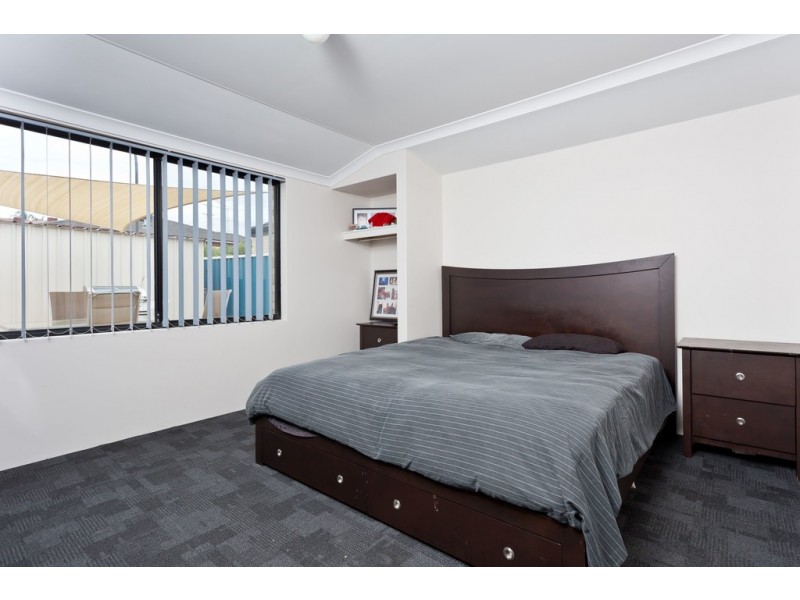 33 Steiner Avenue, Success WA 6164