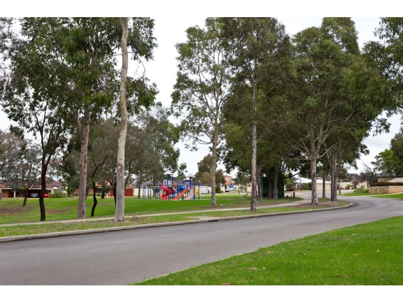 33 Steiner Avenue, Success WA 6164