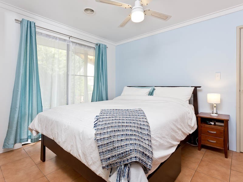 12 Bluebell Way, Bibra Lake WA 6163