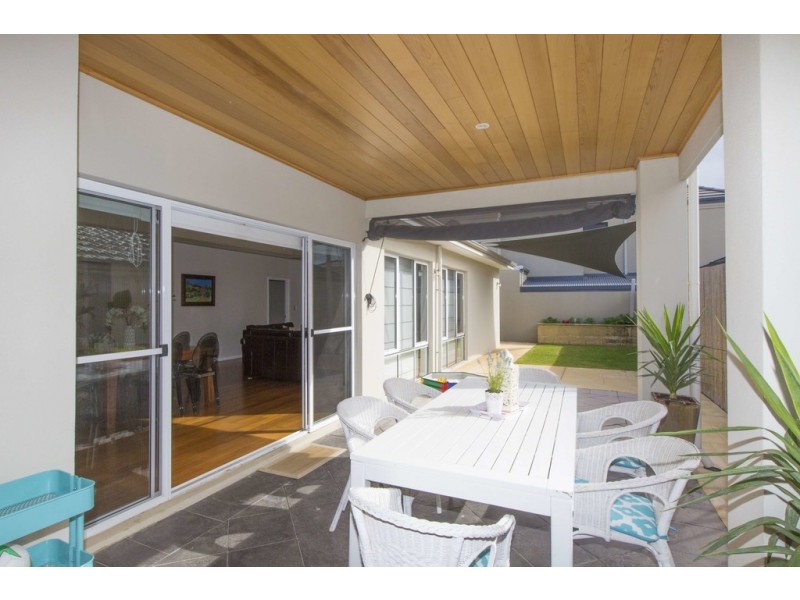 8 Hamelin Drive, Munster WA 6166