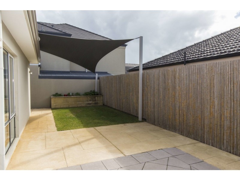 8 Hamelin Drive, Munster WA 6166