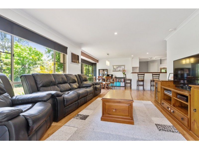 80 Bolderwood Drive, South Lake WA 6164