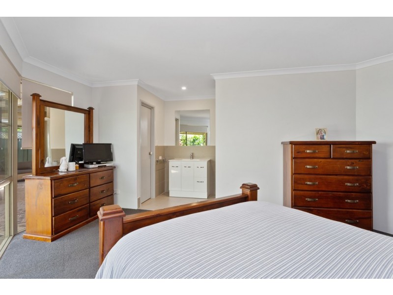 80 Bolderwood Drive, South Lake WA 6164