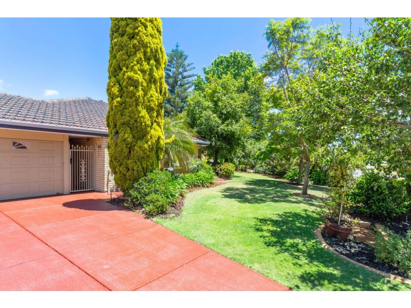 80 Bolderwood Drive, South Lake WA 6164