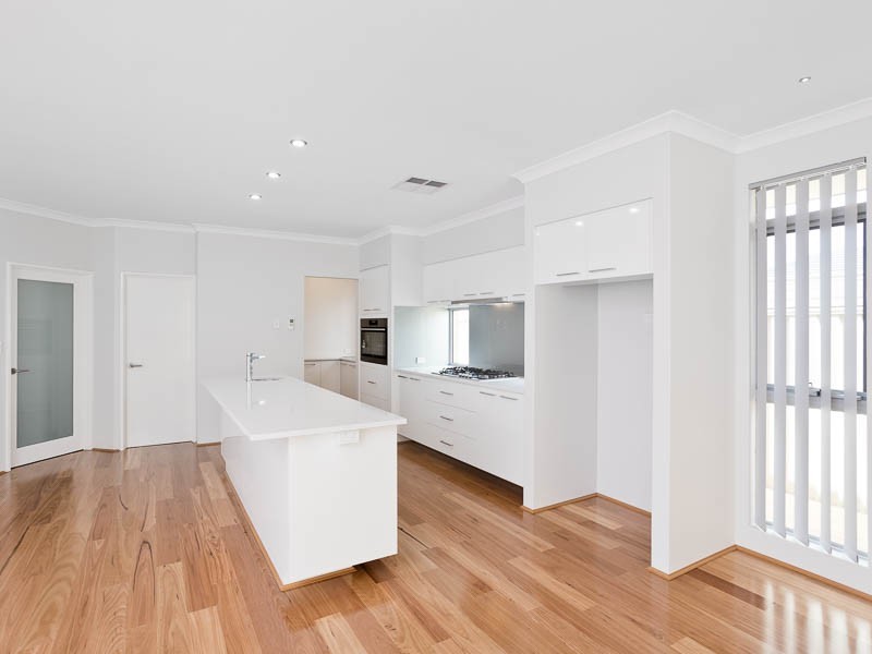 36 Crown Terrace, Coogee WA 6166